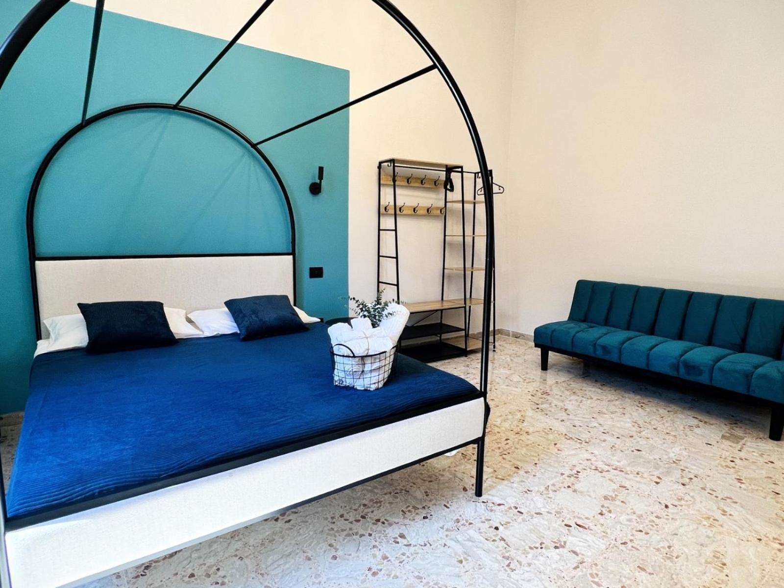 Lucky Corner - Elegant Stay Taranto Bagian luar foto